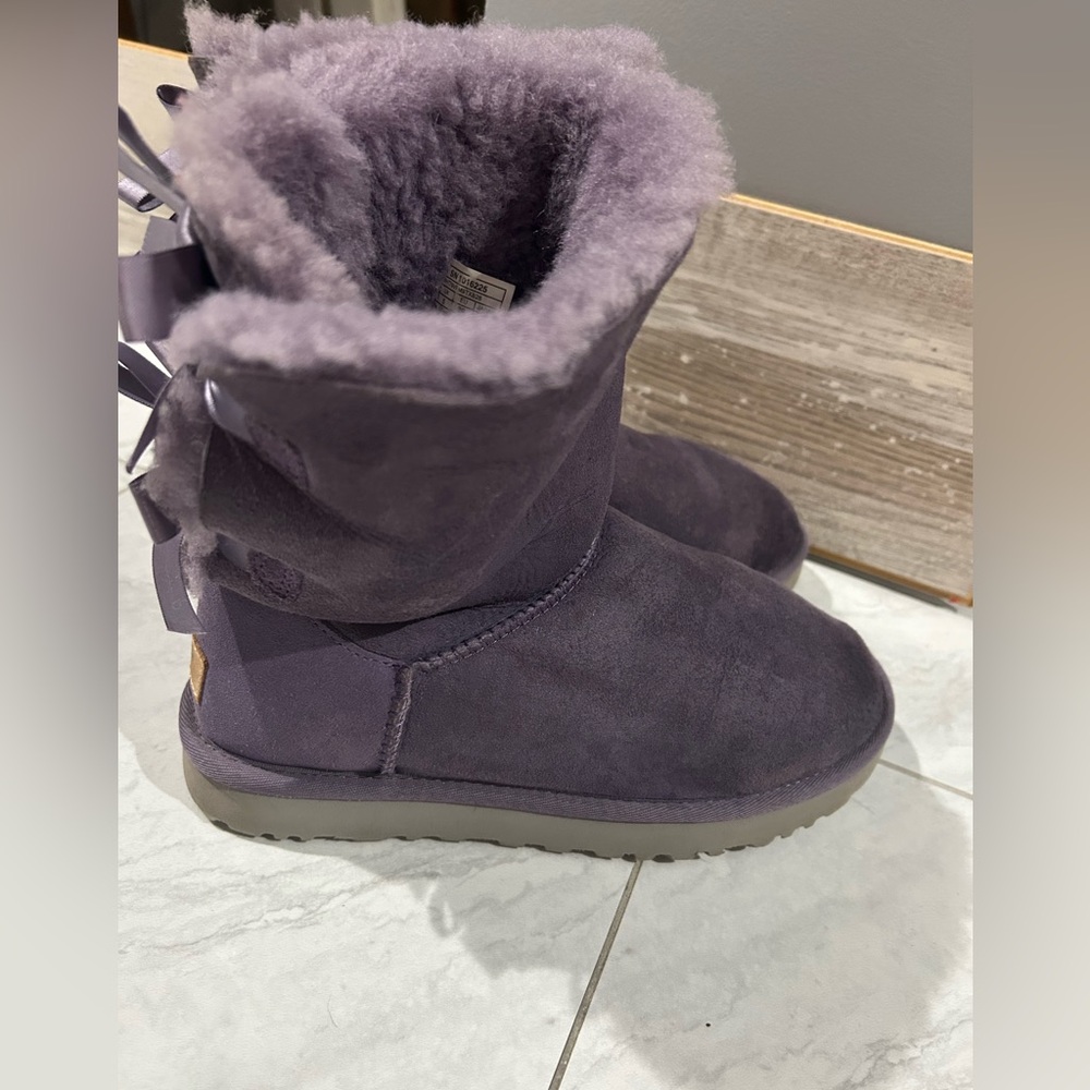 Ugg purple bailey bows size 8 in guc